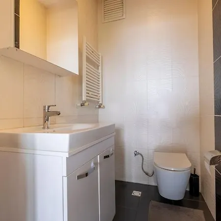 Duplex With Stunning Sea View, 3br, 2ba *