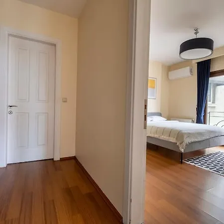 Apartment Duplex With Stunning Sea View, 3br, 2ba *