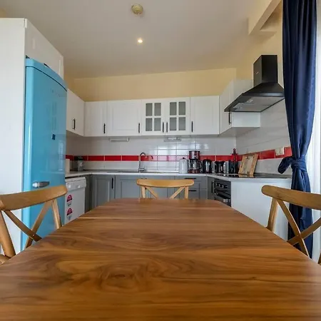 Duplex With Stunning Sea View, 3br, 2ba