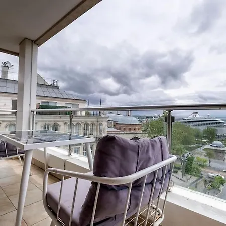 Apartment Duplex With Stunning Sea View, 3br, 2ba Istanbul